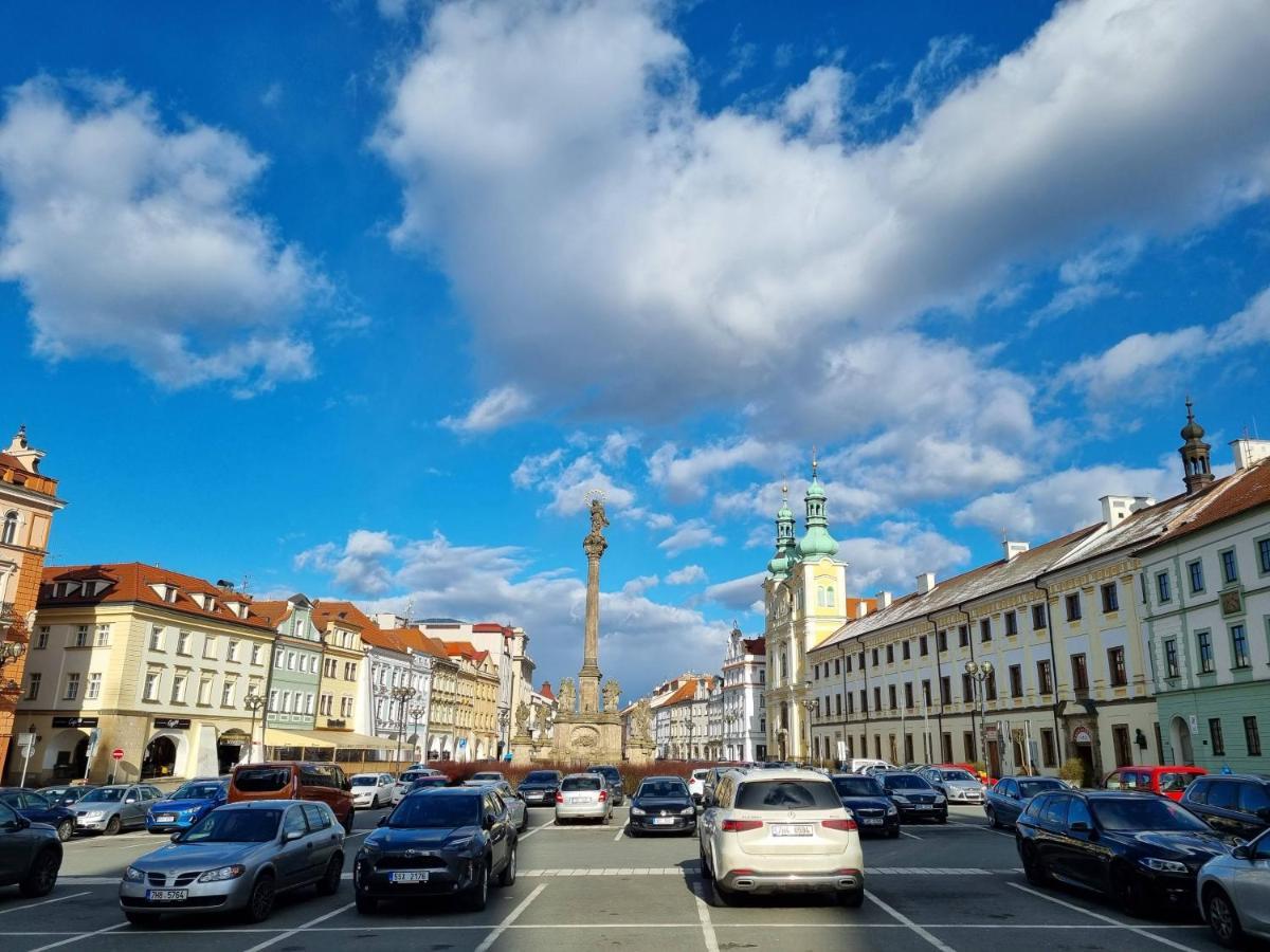Luxusni Studio Na Velkem Namesti, Wi-Fi, Netflix Hradec Kralove Ngoại thất bức ảnh