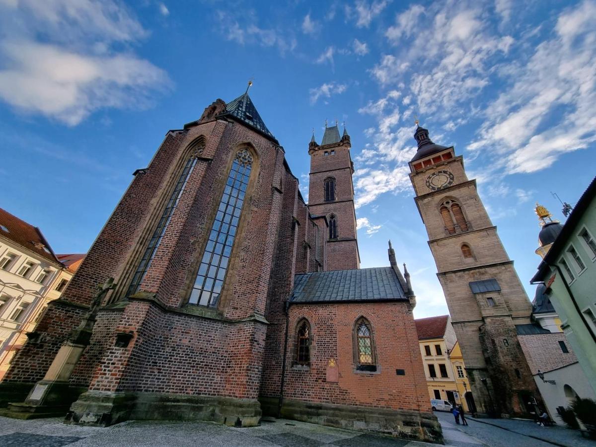 Luxusni Studio Na Velkem Namesti, Wi-Fi, Netflix Hradec Kralove Ngoại thất bức ảnh