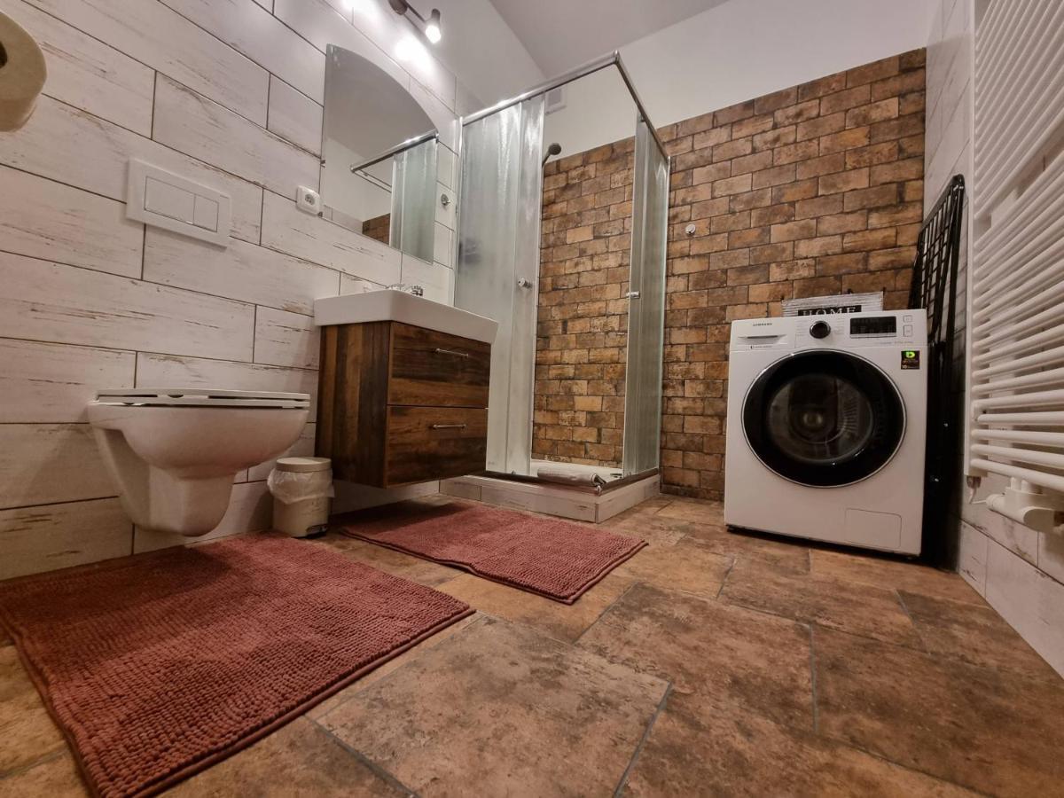 Luxusni Studio Na Velkem Namesti, Wi-Fi, Netflix Hradec Kralove Ngoại thất bức ảnh