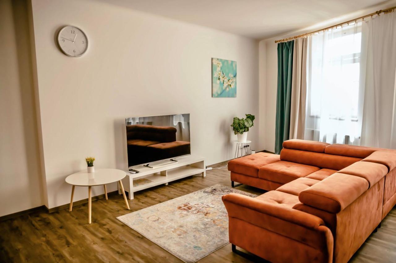 Luxusni Studio Na Velkem Namesti, Wi-Fi, Netflix Hradec Kralove Ngoại thất bức ảnh